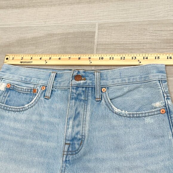 Madewell Relaxed Denim Cut-Off Shorts in Cedarcroft Wash Light Denim Size 26 - Picture 13 of 16